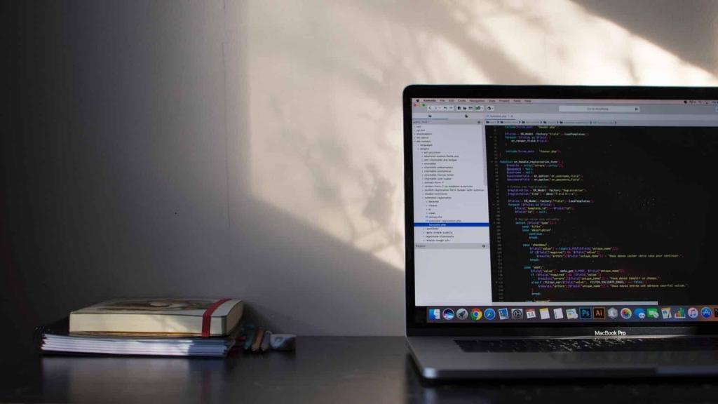 macbook pro cihazında php kodlama yapılıyor