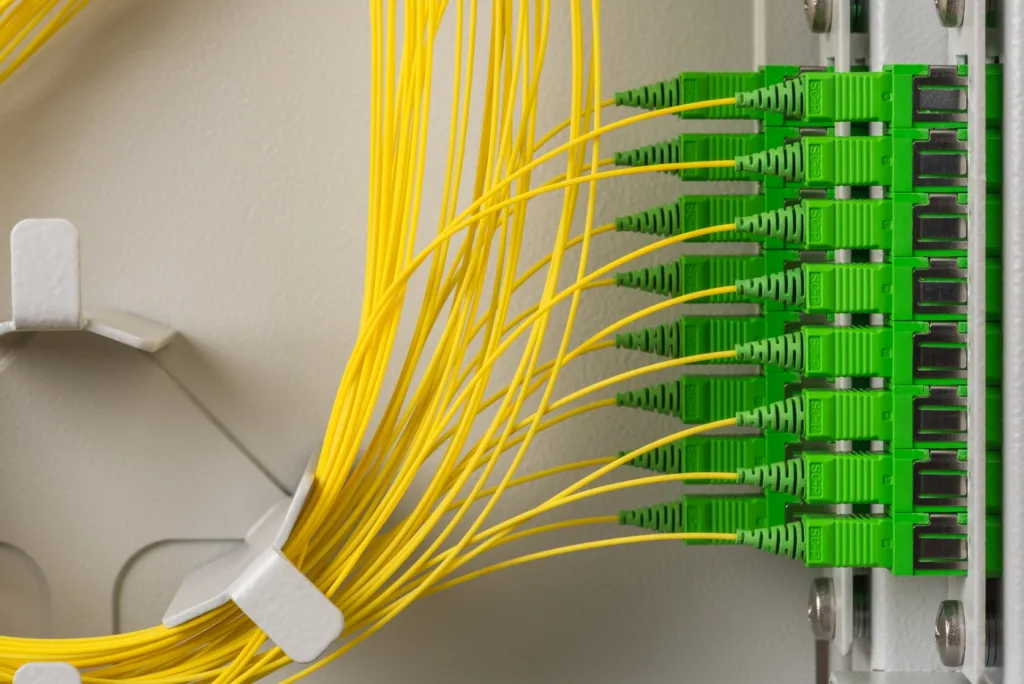 GPON (Gigabit Pasif Optik Ağ) hakkında her şey 2 Fiber optik kablo bağlantı paneli